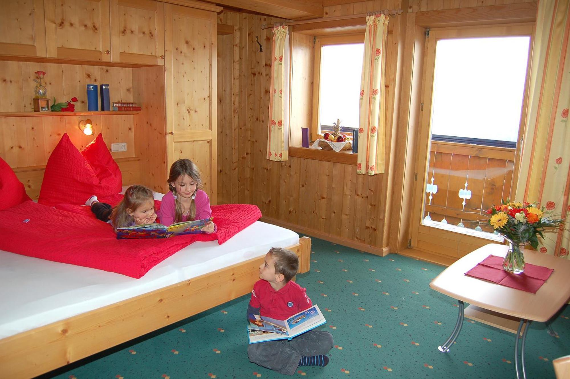 Pension Sonneck Neukirchen am Großvenediger Buitenkant foto