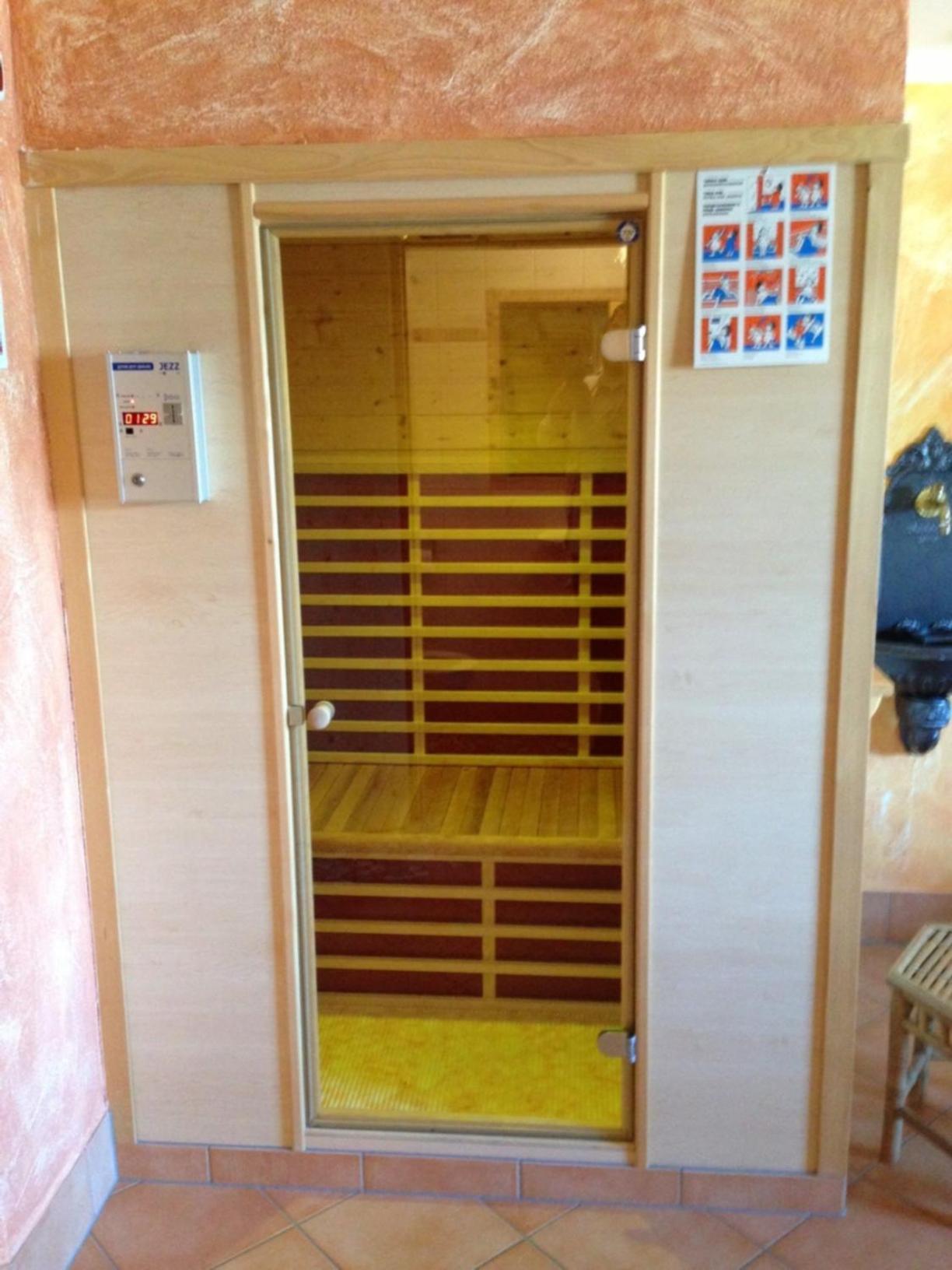 Pension Sonneck Neukirchen am Großvenediger Buitenkant foto