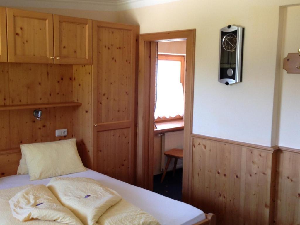 Pension Sonneck Neukirchen am Großvenediger Buitenkant foto