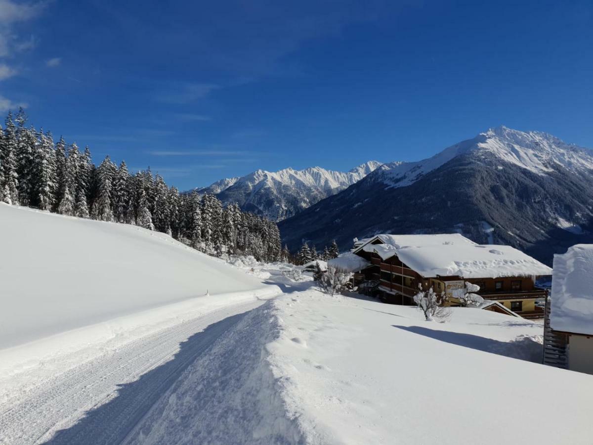 Pension Sonneck Neukirchen am Großvenediger Buitenkant foto